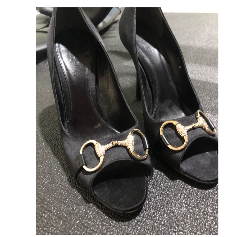 Gucci satin heels